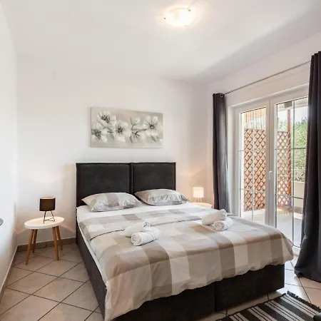 Tino - Zad510 By Interhome